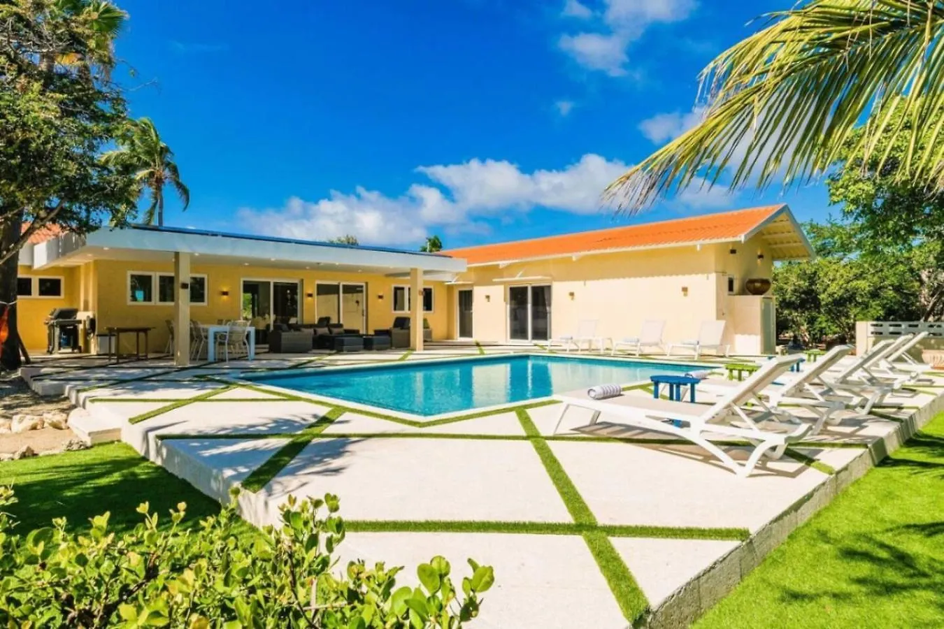 Pelican Beach House By Bocobay Seafront Lux 4Bd Palm Beach Villa