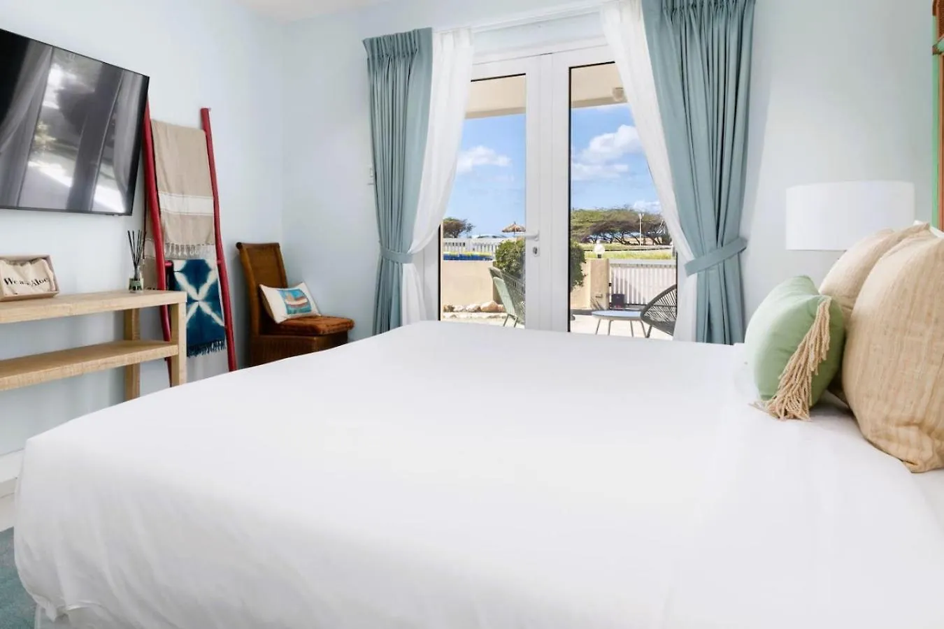 Villa Pelican Beach House By Bocobay Seafront Lux 4Bd Palm Beach Aruba